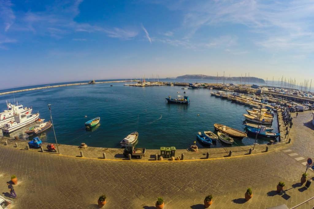 L Angolo Segreto Di Giovanni Il Pescatore Procida Eksteriør bilde